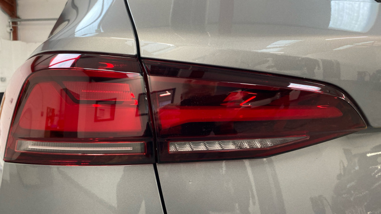 BMW 2 Series 225e xDrive Luxury 5dr DCT Hatchback